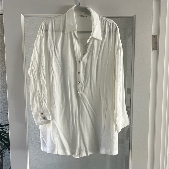 ✨ Brand New, Never Worn ✨ 12th Tribe White Button up Romper - Picture 2 of 2